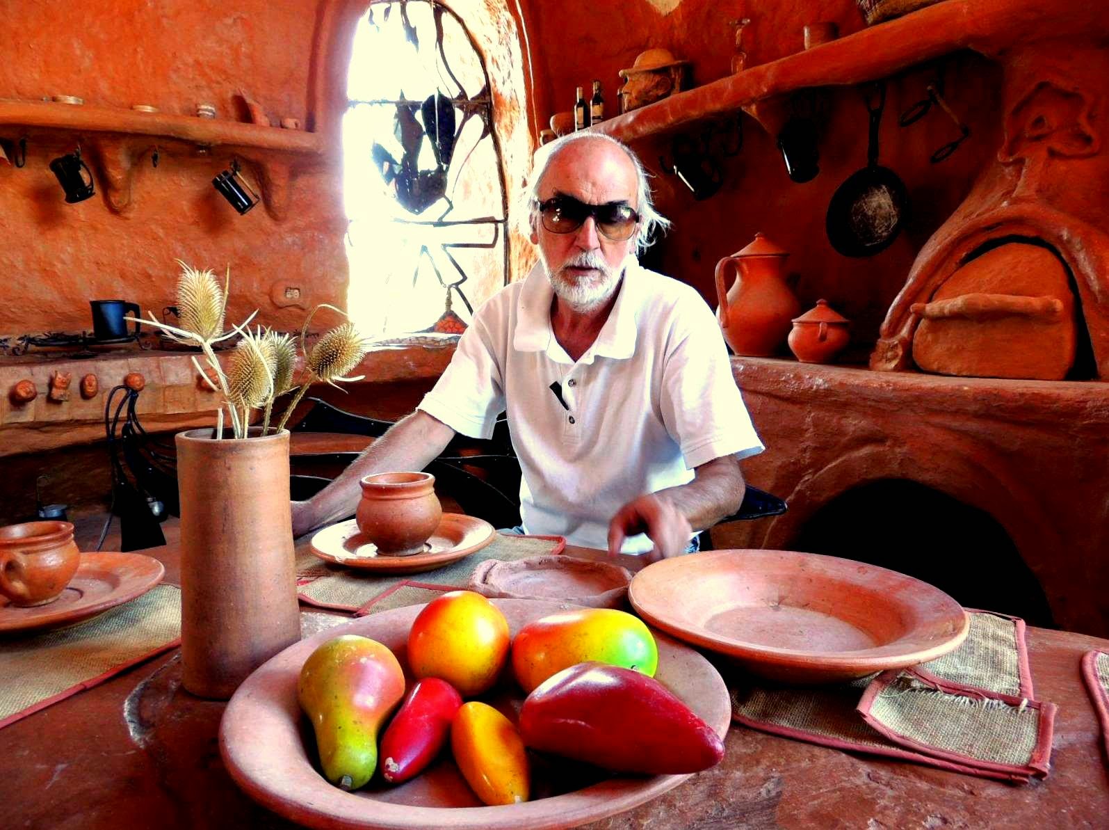 columbian-architect-octavio-mendoza's-casa-terracota-in-villa-de-leyva-is-made-entirely-from-baked-clay-theflyingtortoise