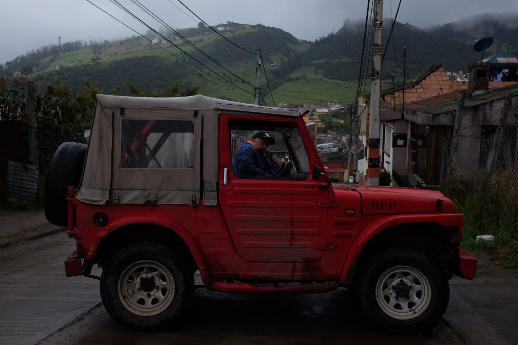 La Calera, Cundinamarca: harmonicas, pilots and magic&nbsp;realism